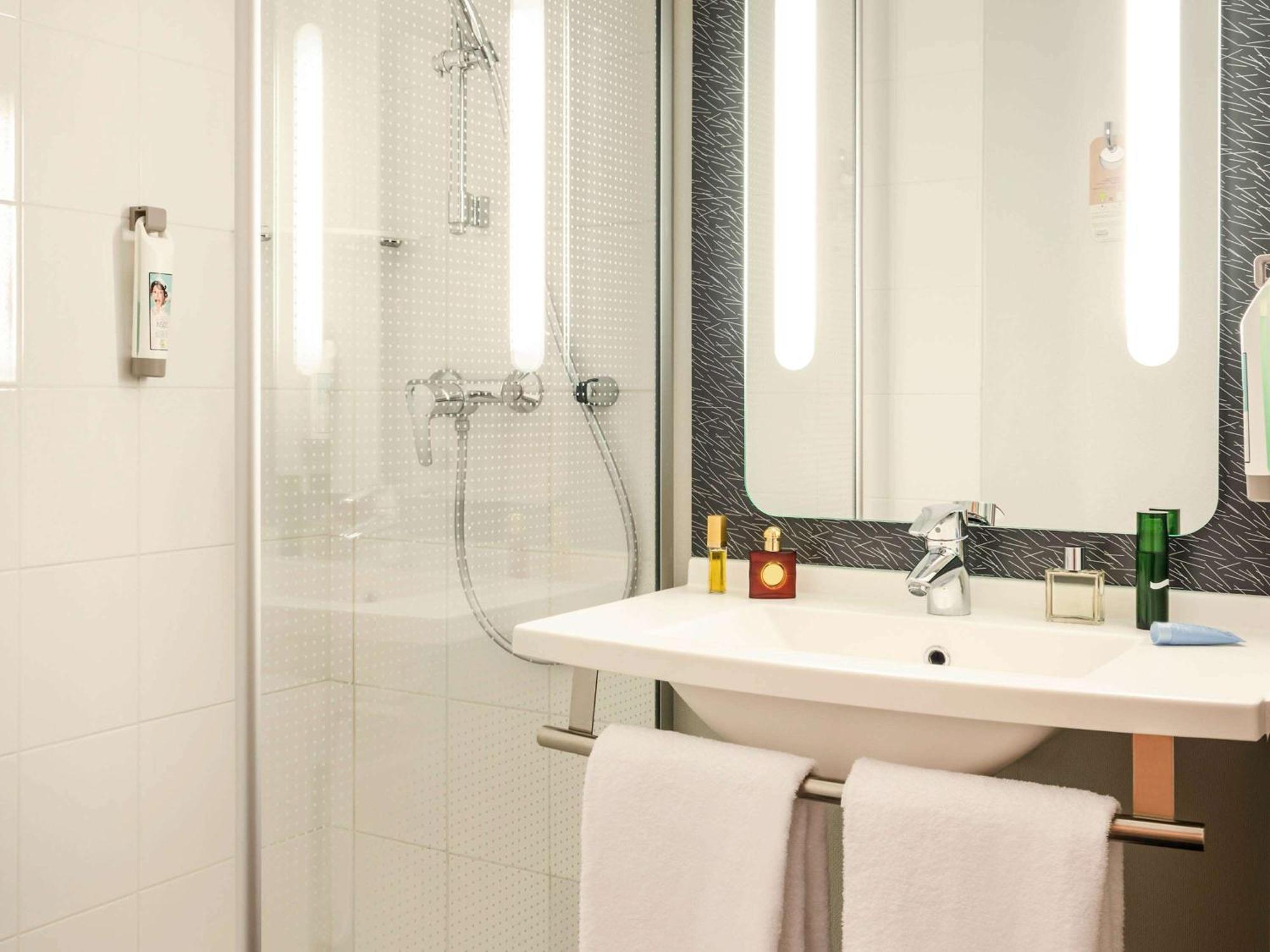 Ibis Paris 17 Clichy-Batignolles Hotel Luaran gambar