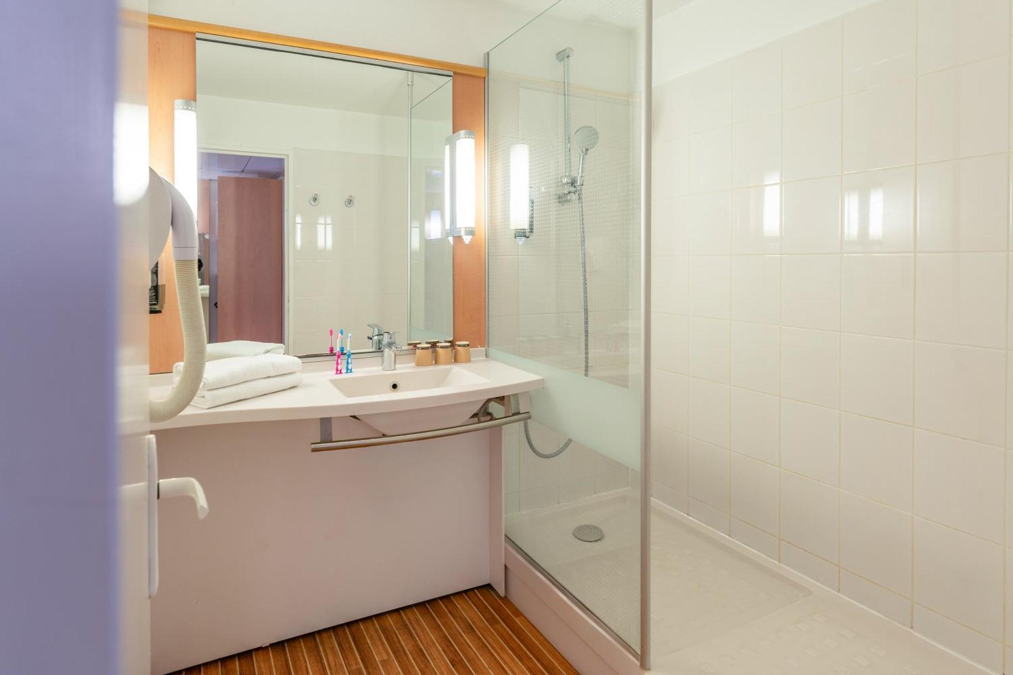 Ibis Paris 17 Clichy-Batignolles Hotel Luaran gambar
