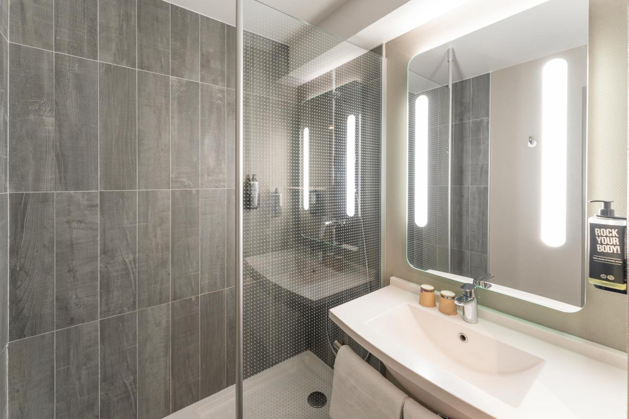 Ibis Paris 17 Clichy-Batignolles Hotel Luaran gambar